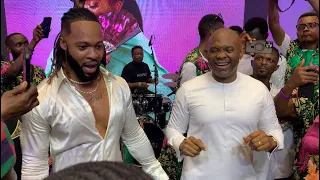 TONY ELUMELU JOINS FLAVOUR ON STAGE TO DO AGBA BALLER DANCE AT DR SIJU ILUYOMADE BIRTHDAY PARTY.