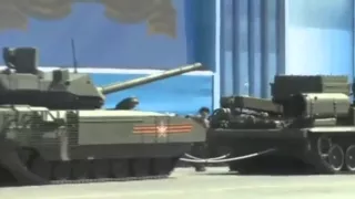 Новейший танк Армата Т-14 заглох перед мавзолеем