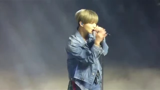 Taemin (태민) Cover Despacito - MUSIC BANK IN CHILE 180323