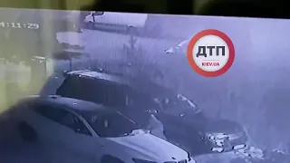 В Киеве регулярно происходят поджоги авто. Этим владельцам относительно "повезло", у них было КАСКО.