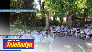 Guro sa Iloilo nagklase sa ilalim ng puno dahil mainit sa loob ng classroom | TeleRadyo