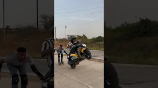 Inline skating with biker stunt in road 😳😱