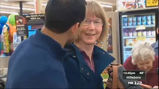 FOX 12 Surprise Squad brings joy to shoppers at Gladstone grocery store