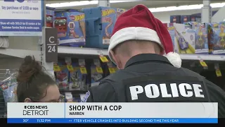 Warren police participate in Shop with a Cop event