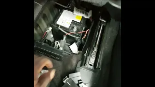 Why auxiliary battery not charging and dashboard not showing any light on 2019 jeep Grand Cherokee