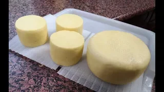 Homemade Natural Cheeses - Practice with a Practice