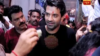 Barun Sobti reaches Lalbaugcha Raja temple to offer prayers