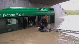 Сильное наводнение вызвало хаос на улицах шведского города Мальмё (новости) http://9kommentariev.ru/