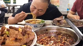 One of China's top ten noodles, Xiangyang beef noodles, 14 yuan a bowl plus 10 yuan beef