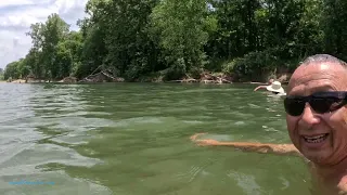 Noj sus thiab da dej, nyob  Illinois river...kaj sib kawg.