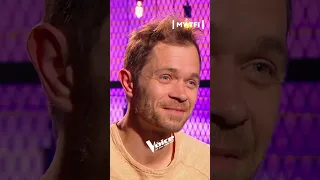 The Voice ne lui est pas totalement inconnu 😮 Son frère a participé à l’émission 🤯 Qui est-ce ?