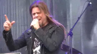 Queensryche live on Into the grave 2019
