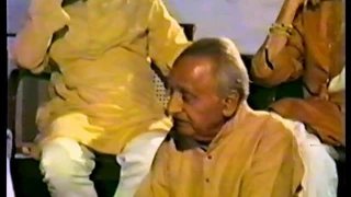 J. Krishnamurti - Madras 1984 - Small Group Discussion 1 - Living is a constant movement