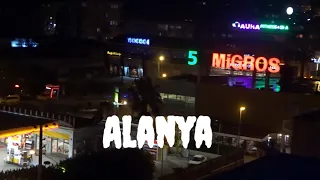 Вид на ночную Аланию с крыши кафе 82 Sali Pazari Alanya