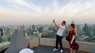 Бар на крыше "Red Sky". Бангкок. Тайланд. Rooftop bar. Bangkok. Thailand.