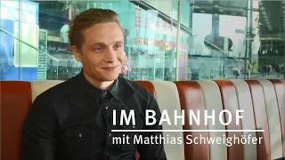 Im Bahnhof mit … Matthias Schweighöfer