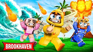 Wij Moeten VLUCHTEN Voor Een TSUNAMI In ROBLOX..