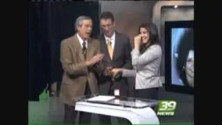Houston News Anchor Gets Engaged on Live TV (4/17/10)