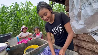 La niña que duerme en el suelo | Astrid (No. 1)