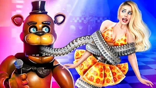 Five Nights at Freddy’s! Mijn Zus Is Vermist! FNAF Pizzeria in het Echte Leven!