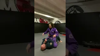 Jen Z’s Jiu Jitsu Technique of the Week: Cross Collar Choke from Mount