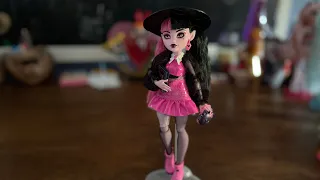 Monster High Core Refresh Draculaura Doll Unboxing Review