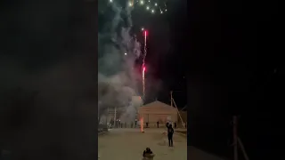 королевский салют 100 залпов Firework 100 shoots