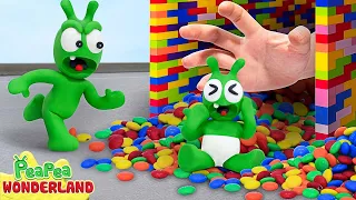 Pea Pea Gets Trouble With Giant LEGO Maze | PEA PEA WONDERLAND