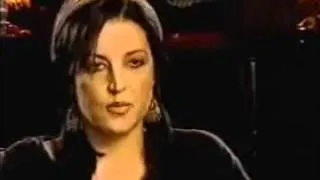 Lisa and Priscilla about Raven (2005)