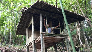 Asian girl alone builds bamboo house in the forest (bamboo house part 4)