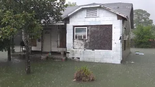 Heavy rains prompt flash flooding warning in Texas