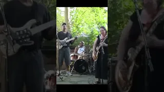 Joanna Connor Unbelievable Slide Solo on Walkin Blues at Carty BBQ in Norwood MA USA