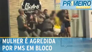 Policiais agridem mulher caída no chão durante bloco no RS | Primeiro Impacto (14/02/24)