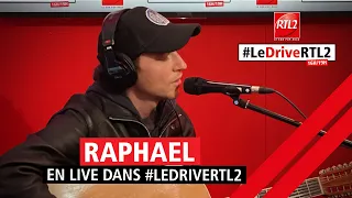 Raphael interprète "Sur la route" en live dans #LeDriveRTL2 (15/03/21)