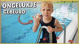 MET GEKNEUSDE ViNGER NAAR ZWEMLES! 😱 | Bellinga Vlog #2273