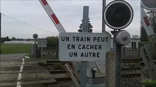 Passage à Niveau Gare de Saint - Genouph 1 Ligne Saumur Tours