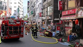 新宿で建物火災。2023年9月14日　　”釜めし華”