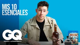 Nick Jonas y las 10 cosas sin las que no puede vivir |10 esenciales|GQ México y Latinoamérica
