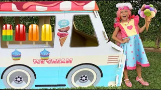 Sofia and her family play seller in Ice Cream Truck