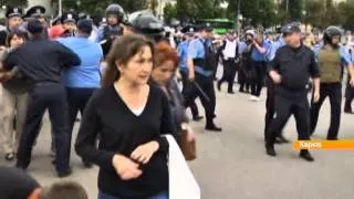 В Харькове милиция защищала сепаратистов и разгоняла митинг за Единую Украину