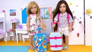 Doll Sisters Packing Travels Bags for Summer Vacation - Play Toys Compilation