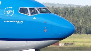 Friendly KLM 737-800 Pilots at Newcastle Airport | Thanks for Waving