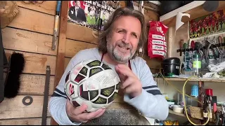 Futbol Topu Tamircisi (Canlı yayın)