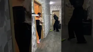 Tik-Tok: Когда решила прикольнуться над подругой но, что-то пошло не по плану🤣 (2020)