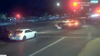 Video shows car narrowly missing pedestrians in Phoenix intersection