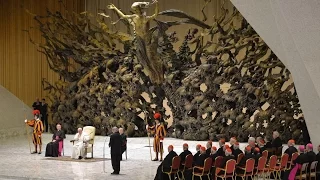 Conoce el "trono satánico" del Vaticano