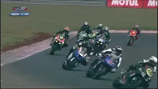 Pilotos morrem em acidente gravíssimo na prova do Moto 1000 GP no Paraná; veja o vídeo