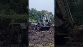 mucking about with the jcb 4cx