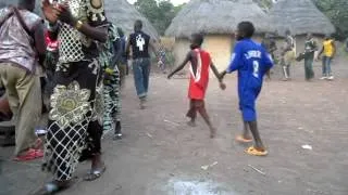 Dundunba Dance - Konowulen (Fomi, Guinea, November 2011)