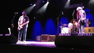 Alvin Youngblood Hart Zentral 2